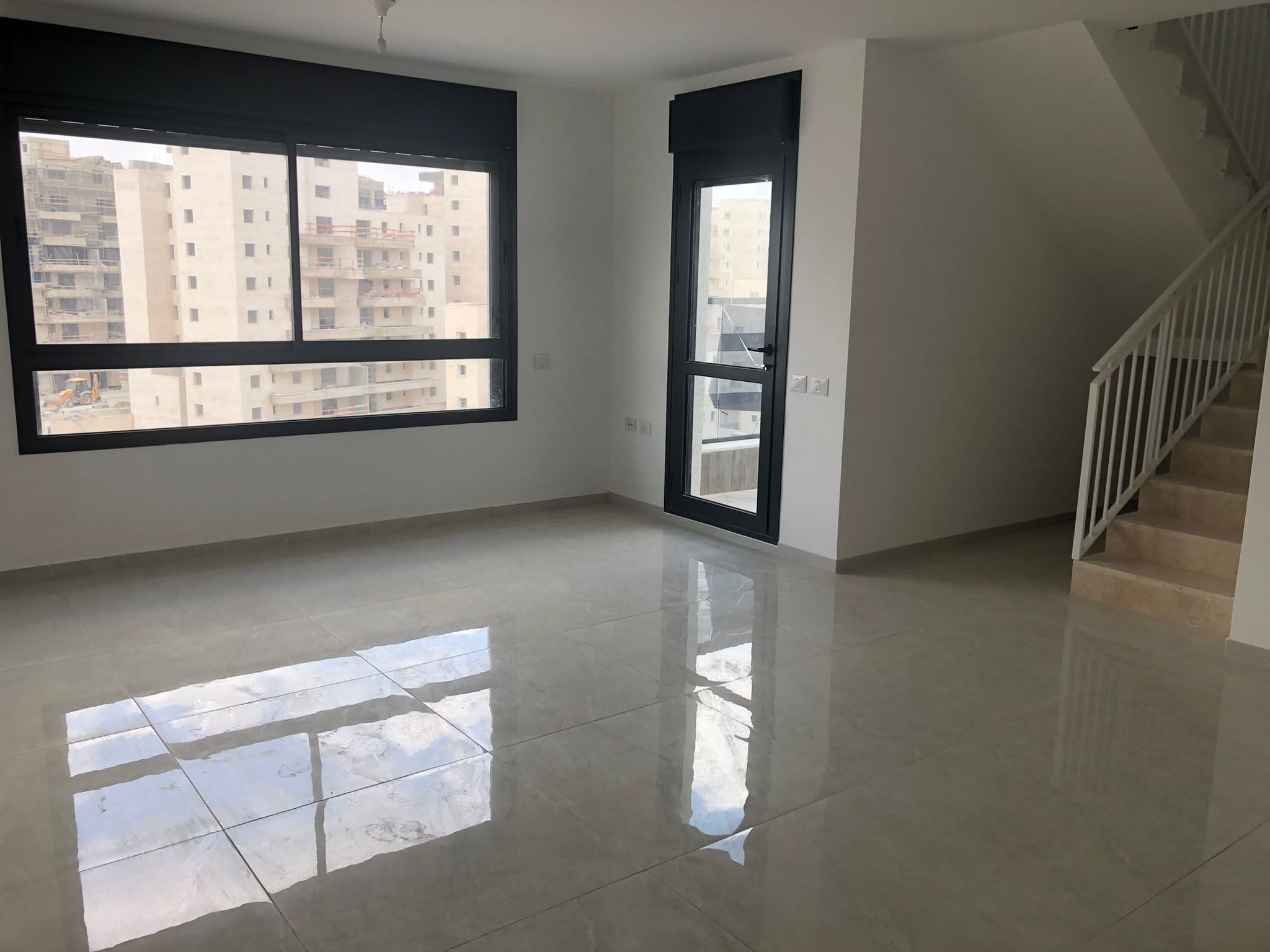 RENTED:  5 ROOM PENTHOUSE OFEK SHELI PROJECT – NEVE SHAMIR